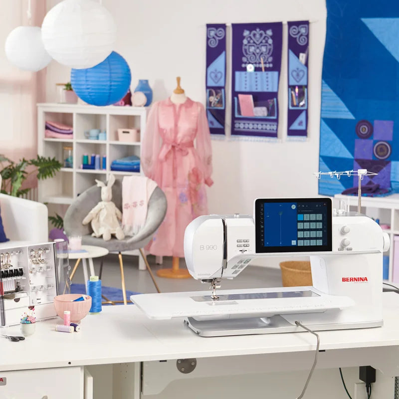 BERNINA 990 mit XL Stickmodul