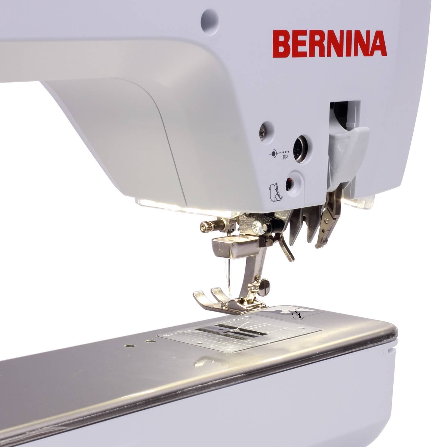 BERNINA 770QE Plus mit SDT-Stickmodul