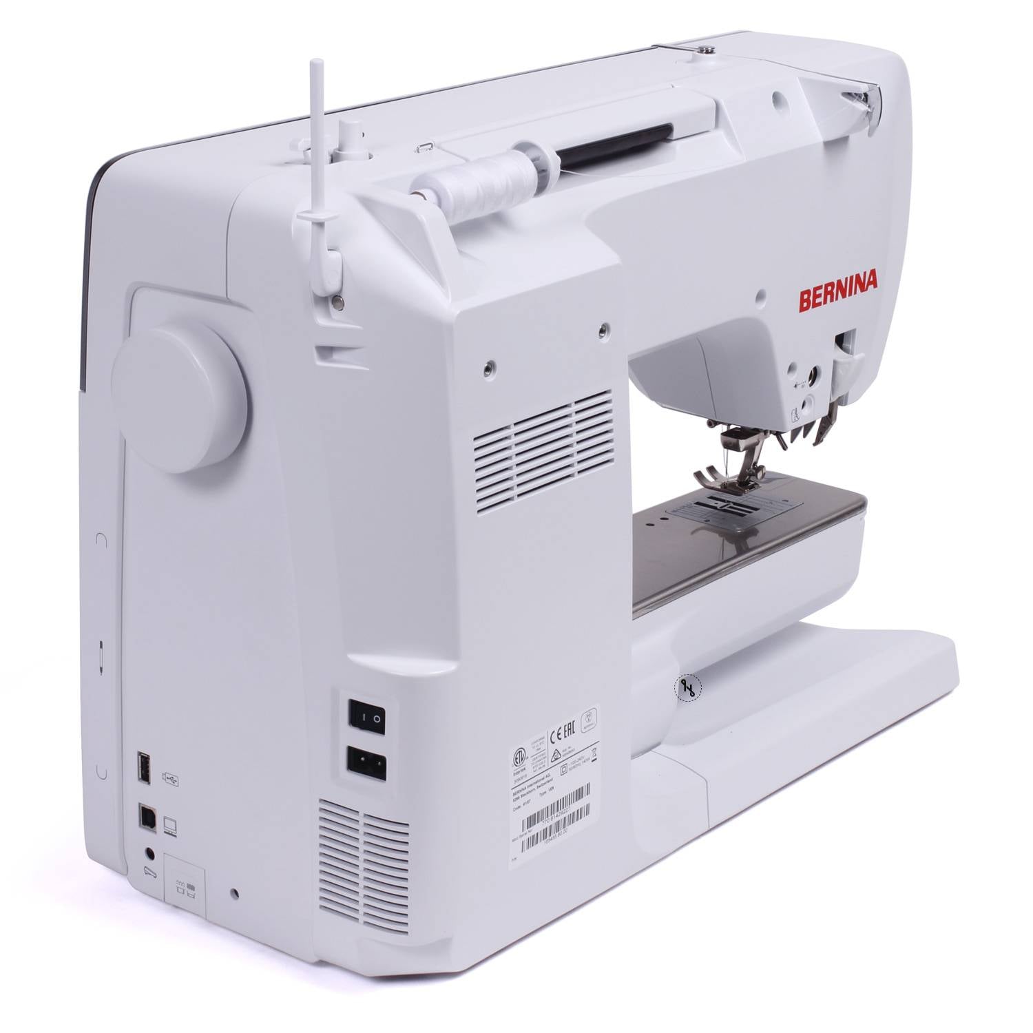 BERNINA 770QE Plus mit SDT-Stickmodul