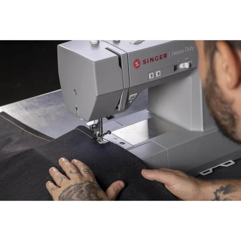 SINGER Heavy Duty 6705C